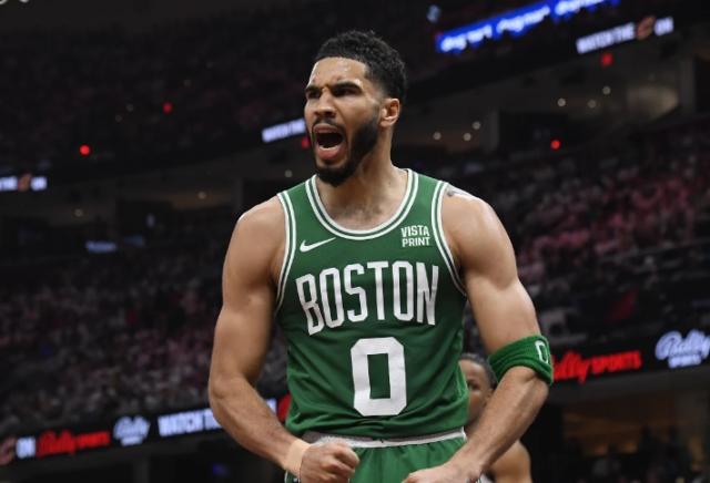 龙珠直播体育-进攻内外结合防守强度拉满 绿军完美演绎冲冠公式